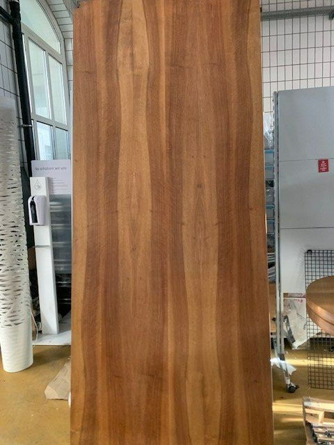 USM Tavoli: USM Tisch 240×100 Nussbaum – Usato da St. Gallen venduto da MSMoebelhandel
