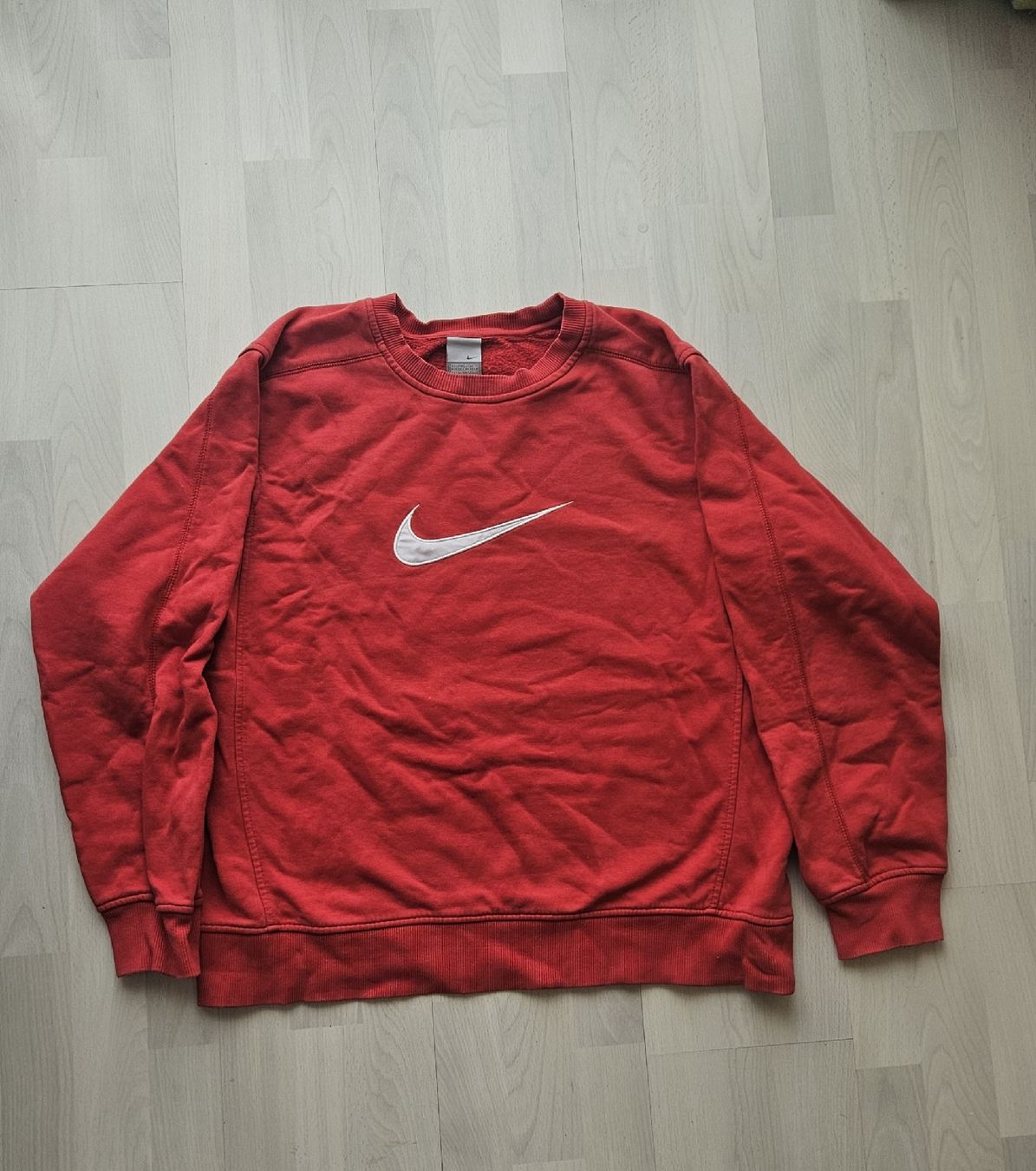 Nike Maglioni & Felpe: Vintage Nike Pullover rot Grösse L gebraucht – Usato da Möriken AG venduto da eni_2qn2 2