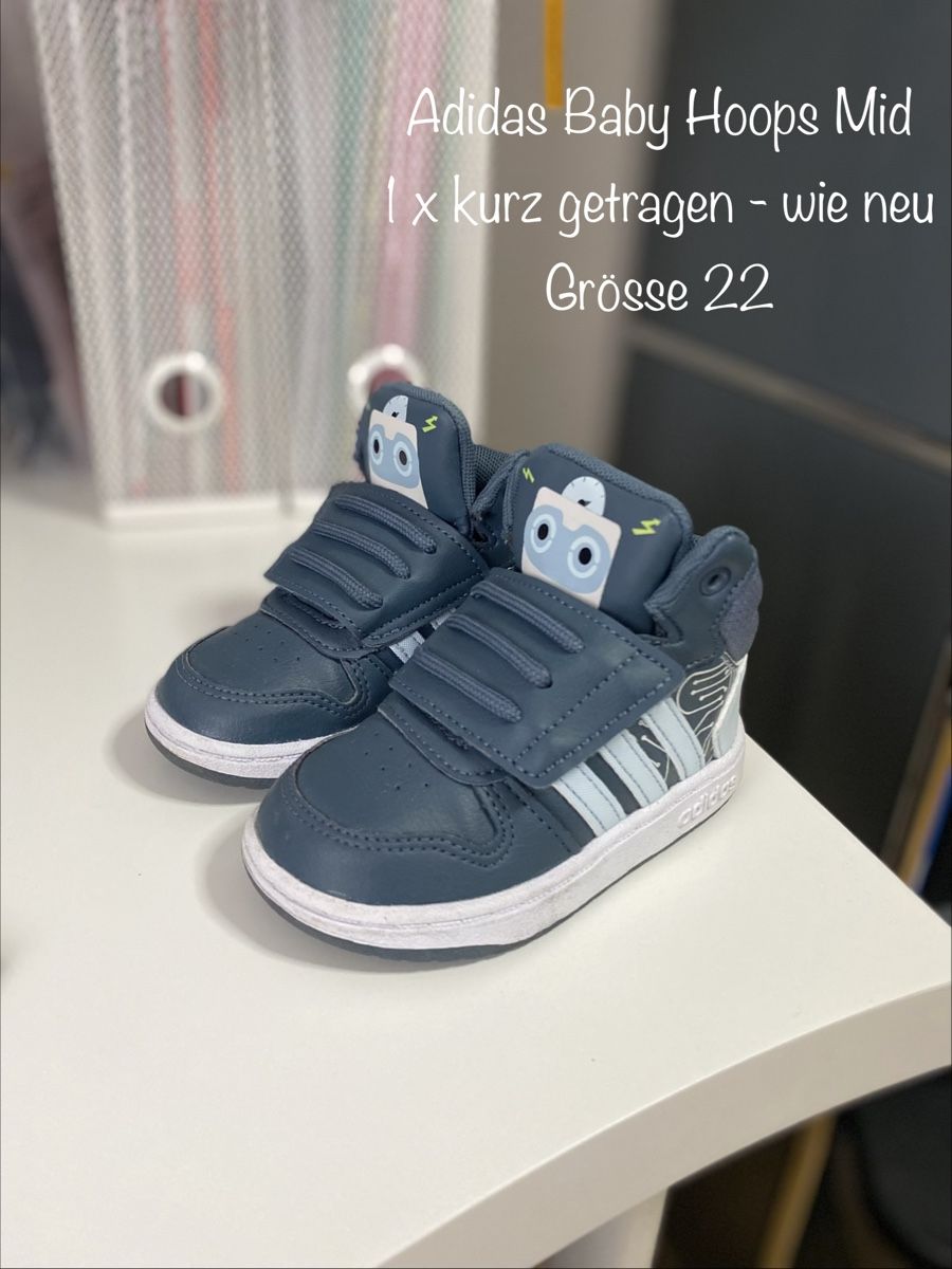 Adidas Scarpe per ragazzi: Adidas Hoops Mid Sneaker – Nuovo (secondo la descrizione) da Uitikon Waldegg venduto da MGC