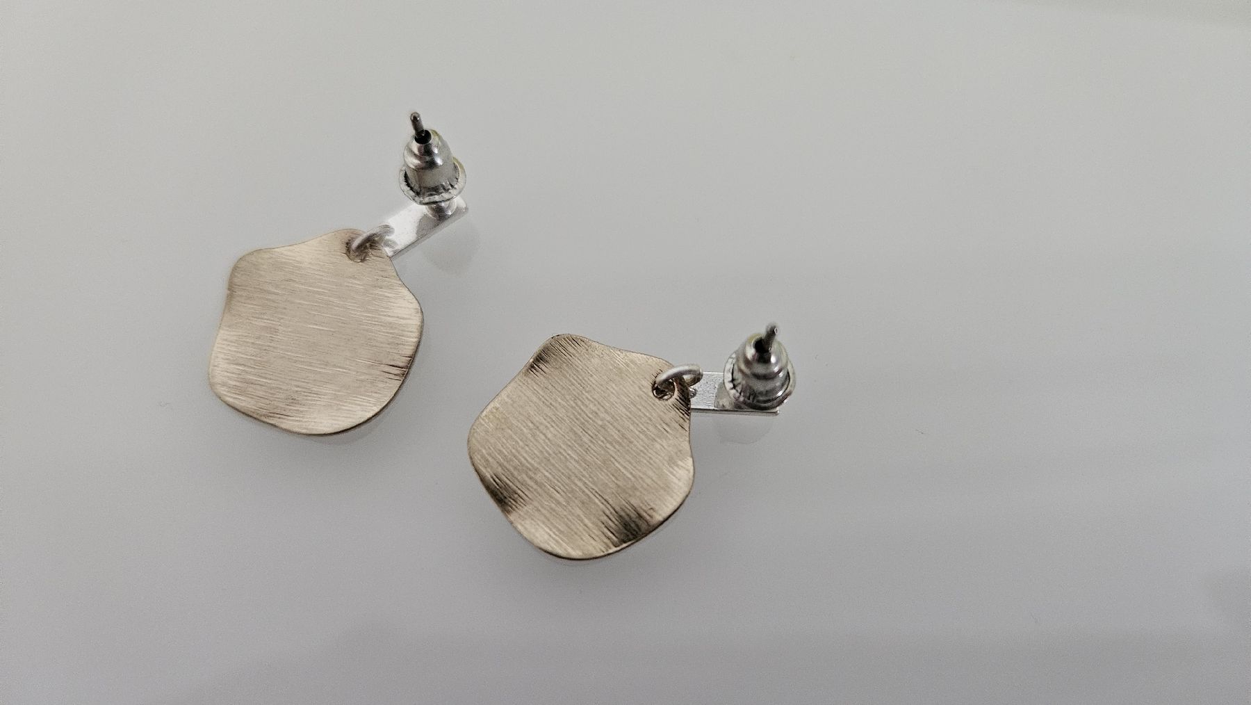 Orecchini pendenti & Orecchini a lobo: Orecchini oro-argento (bigiotteria) – Nuovo e nell'imballaggio originale da Melano venduto da H-Sara 1