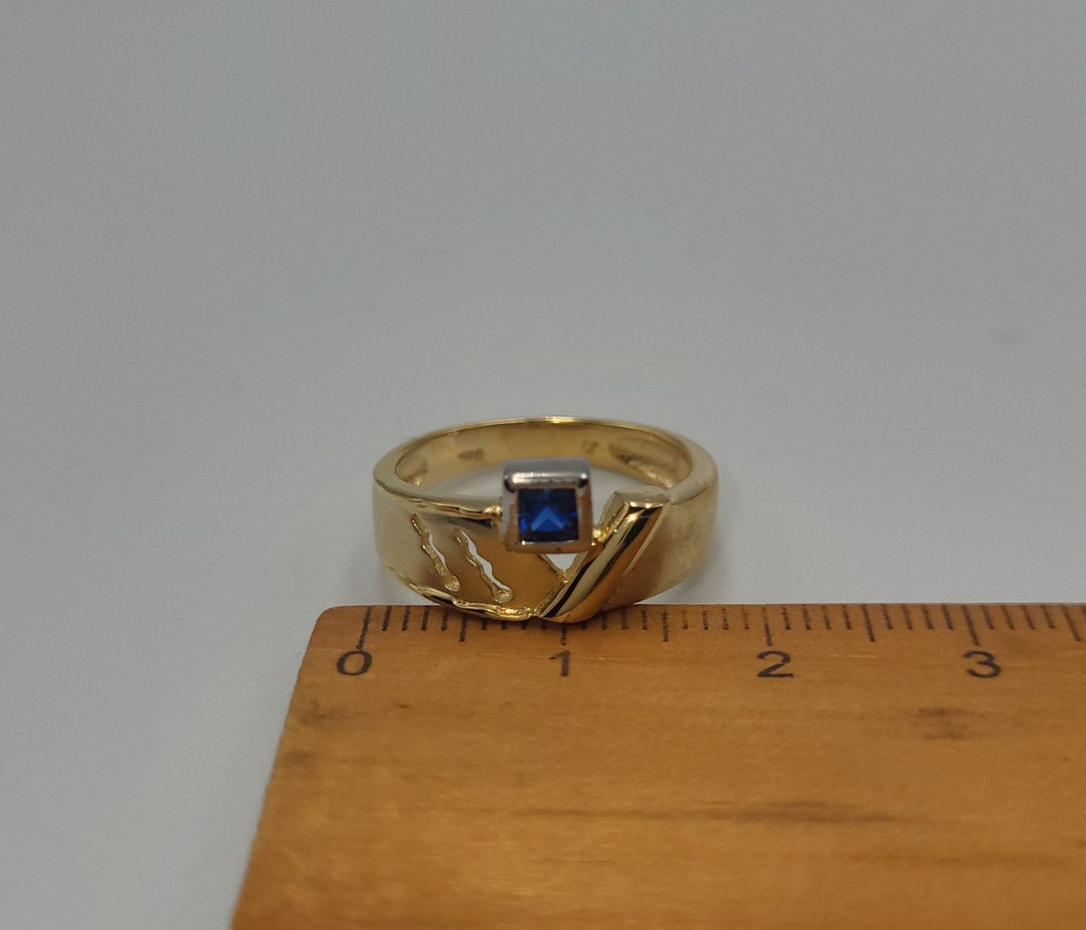 Ringe: 18 Karat 750 Gold Ring Mit Saphir – Gebraucht aus Wald ZH von Dasilver 1