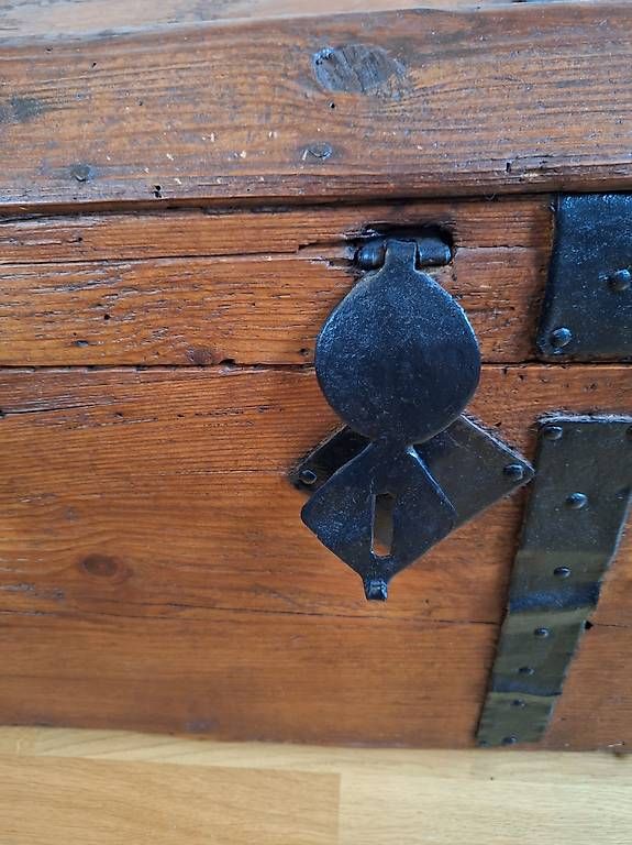Cassapanche: Coffre, malle très ancienne – Usato da Pully venduto da cz39ans 3