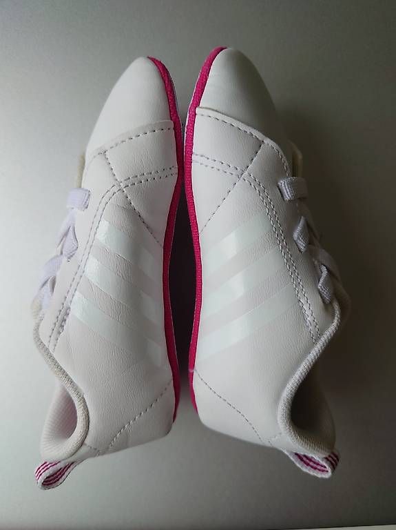 Scarpe per ragazzi: Krabbelschuhe Gr. 19 | Turnschuhe Gr. 19 – Usato da Zürich venduto da Vainilla 1