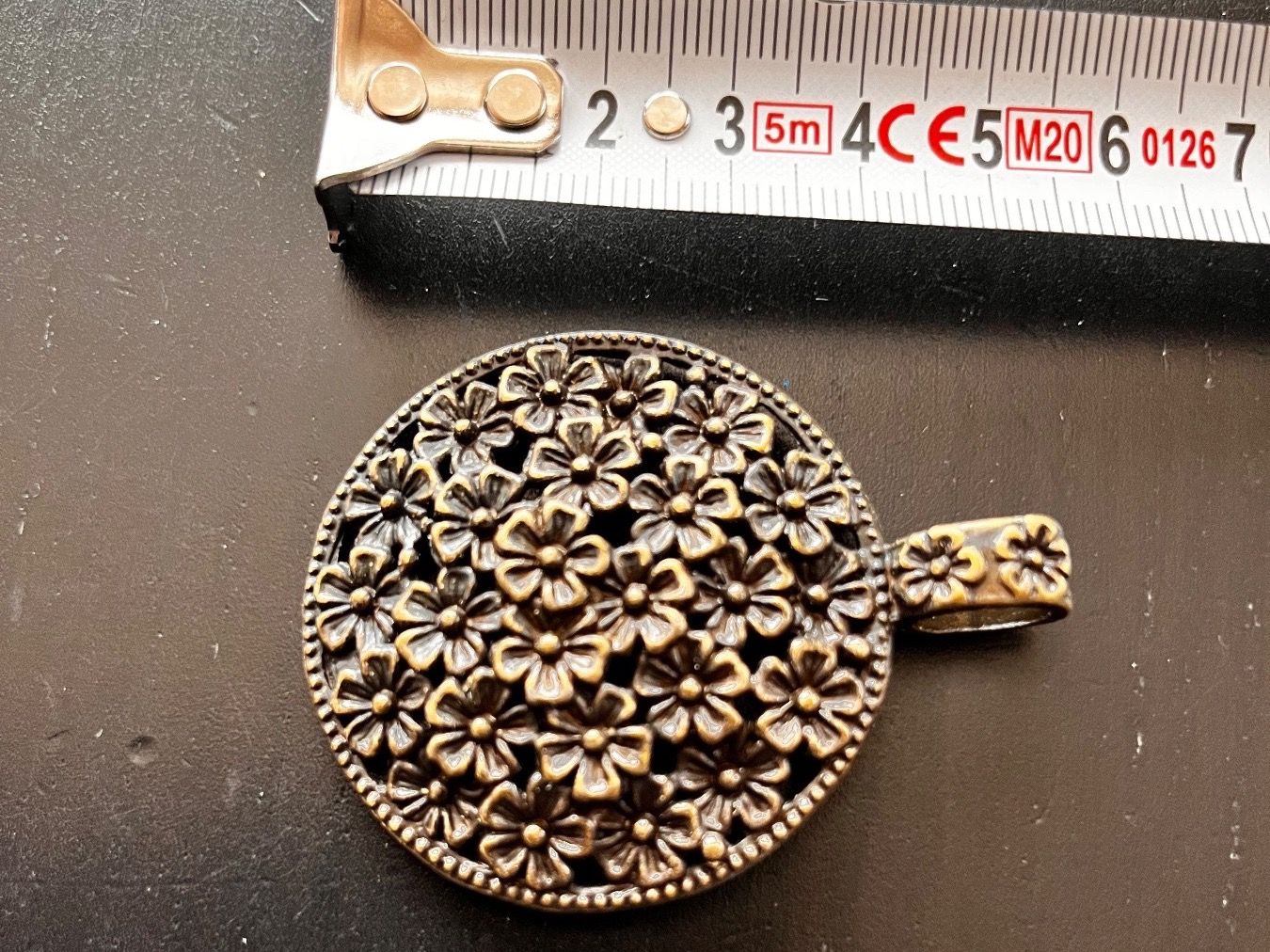 Ciondoli: Amulett/ Anhänger Blumen – Nuovo (secondo la descrizione) da Gams venduto da Mariawicca 1