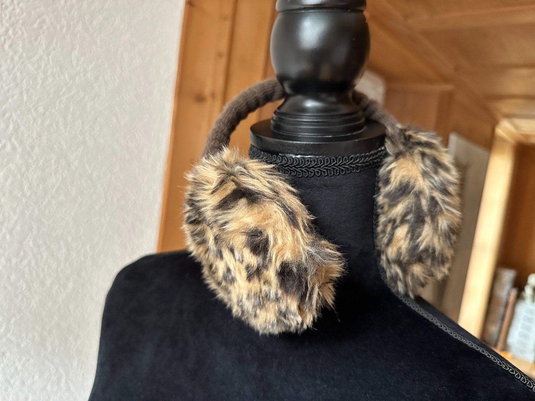 Barts Copricapi, berretti & cappellini: Ohrenwärmer Barts Leopard one size – Usato da Gümmenen venduto da FelizitasHermann 1