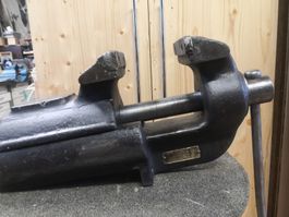 Massiver Schraubstock BAUMANN 150