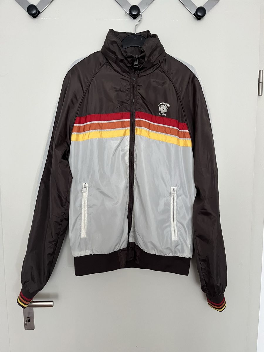 Bershka Giacche: Leichte Jacke mit versteckter Kapuze – Usato da Glattpark(Opfikon) venduto da Cannavaro