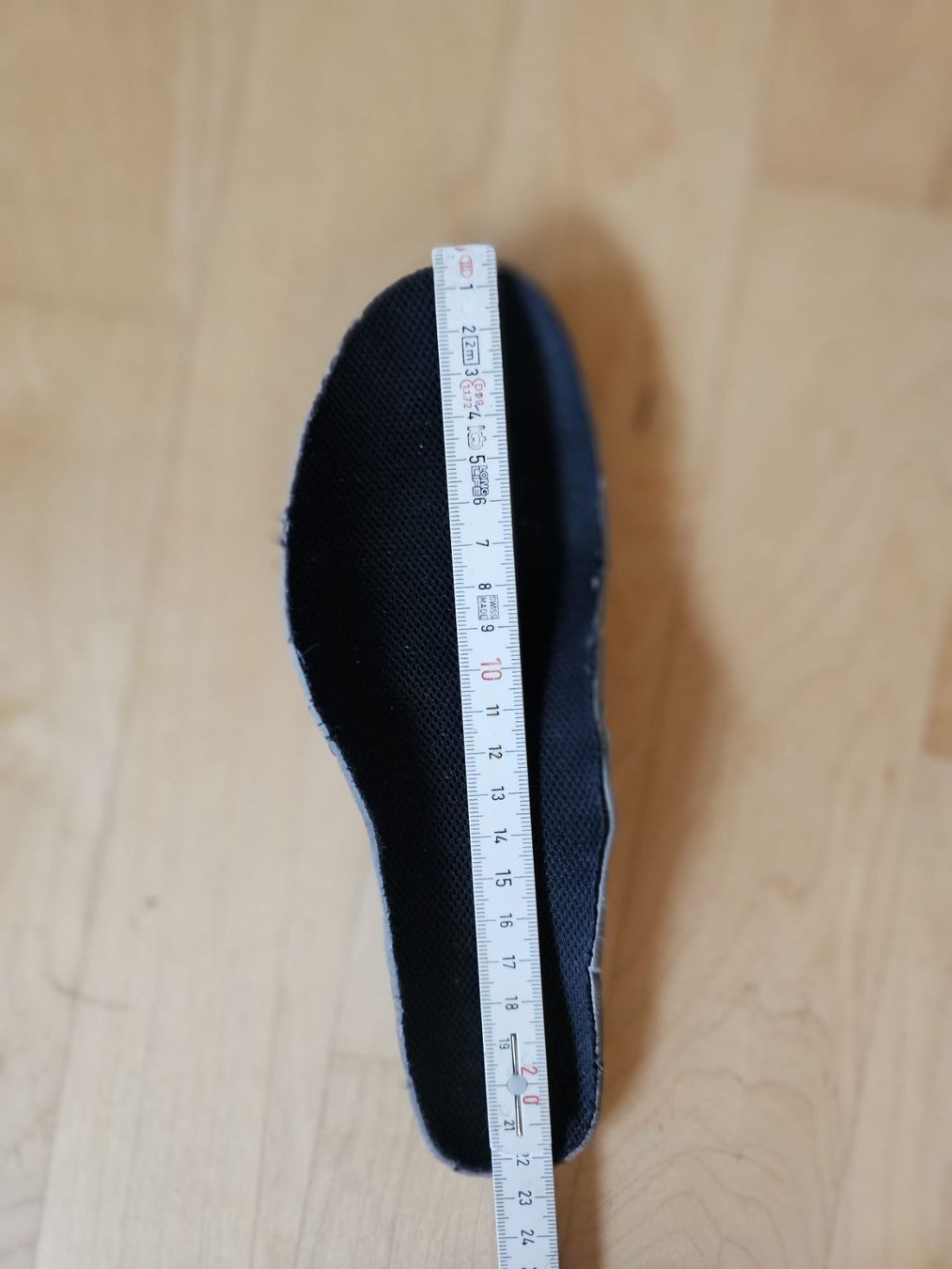 Nike Schuhe für Mädchen: Nike Turnschuh Grösse 35.5 – Gebraucht aus Lungern von Bohnenkraut69 3