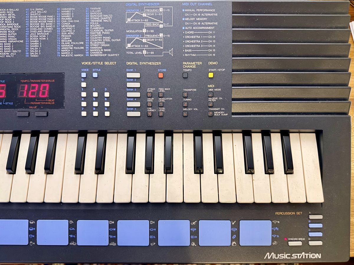 Yamaha Musikinstrumente: Yamaha PortaSound PSS-680 – Gebraucht aus Basel von Lithoklast 2
