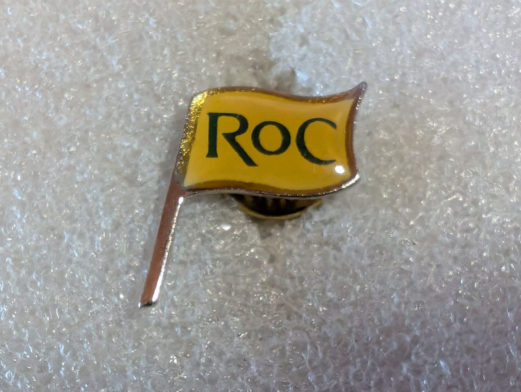 Placchette & Badge: Ansteckpin 5: RoC – Usato da Oppligen venduto da Pin-Fall-Shop