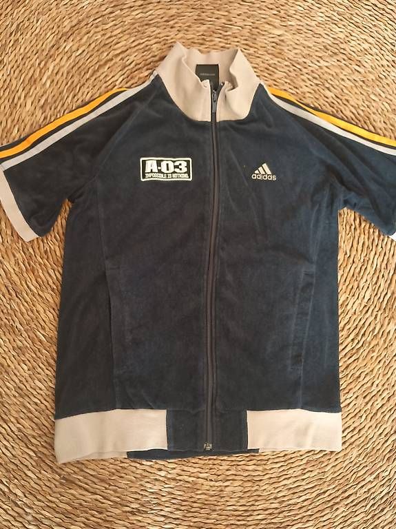 Adidas T-shirt: Vintage-Style Adidas Oberteil – Usato da Zürich venduto da Melianea 1