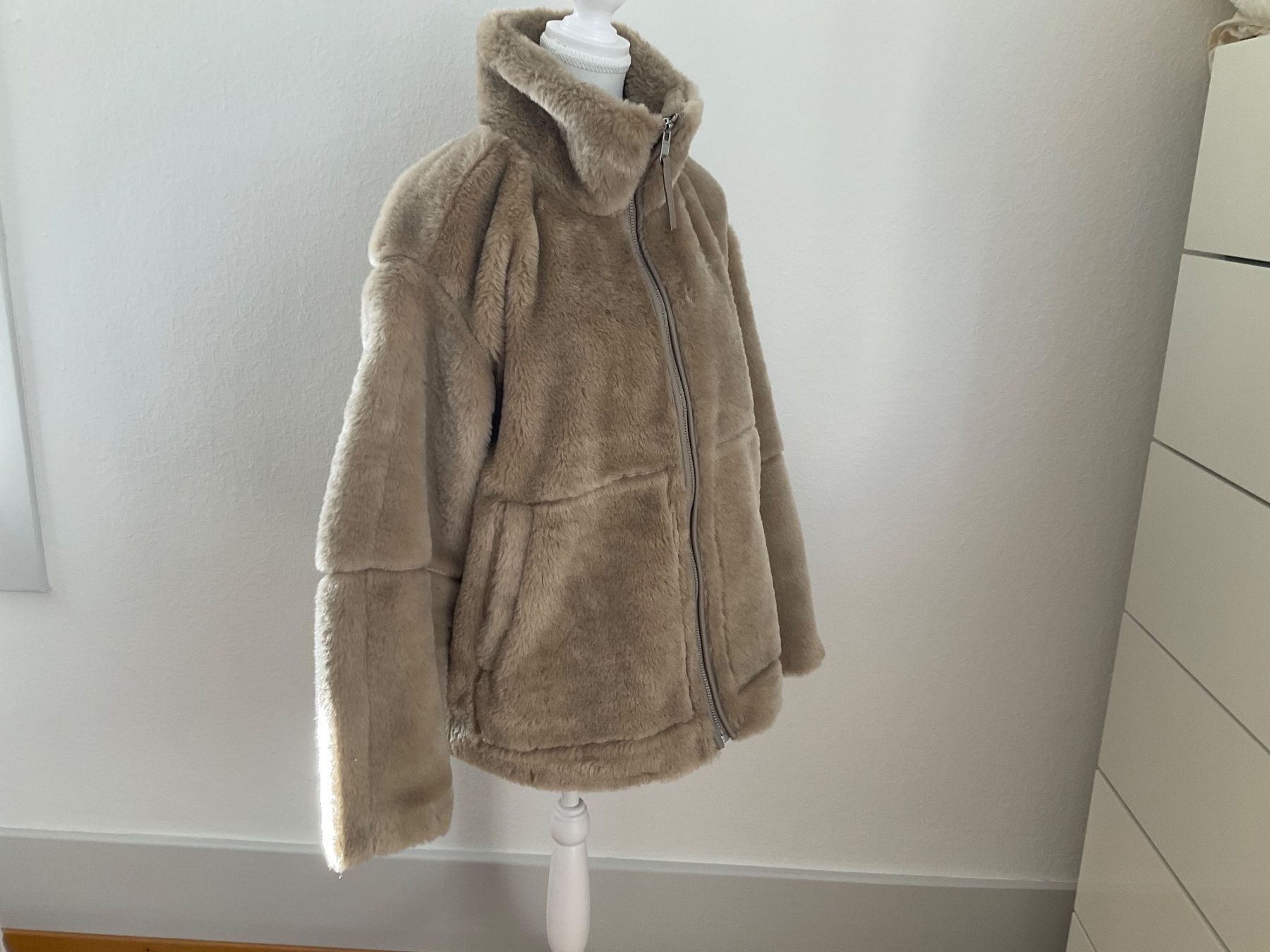 H&M Jacken: Jacke von H&M – Neu (gemäss Beschreibung) aus Bern von Gabriela32 2