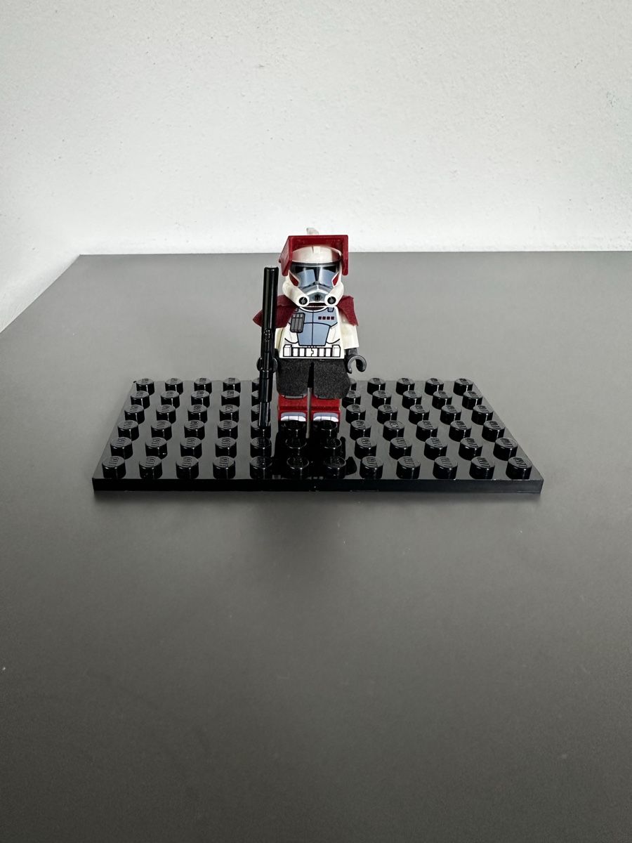 Lego Statuette: Lego Star Wars Minifigur-ARC Trooper Hammer – Usato da Fahrwangen venduto da Ysydz