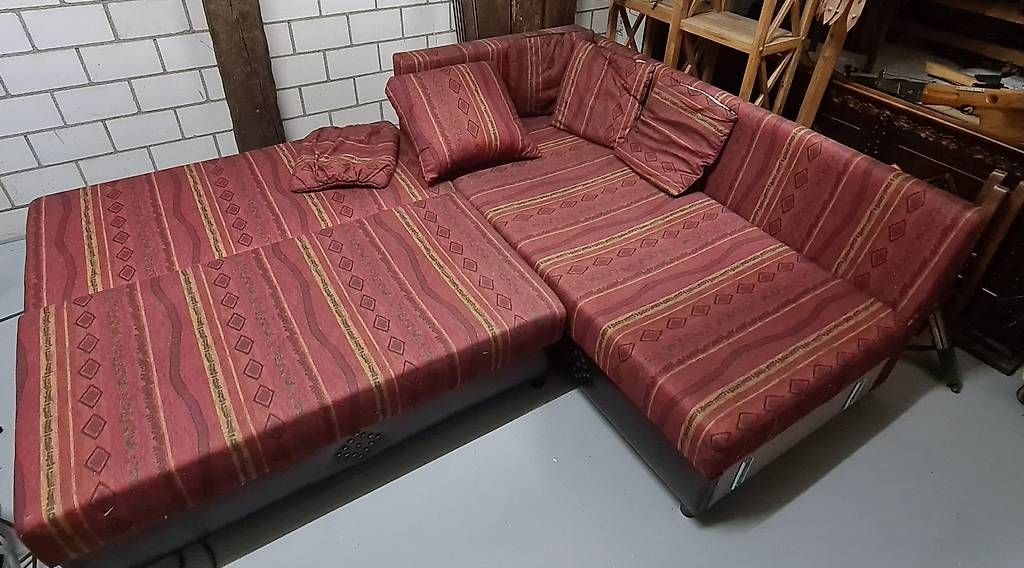 Sofas: Sofa im alten Stil – Gebraucht aus Wil SG von Stuntman