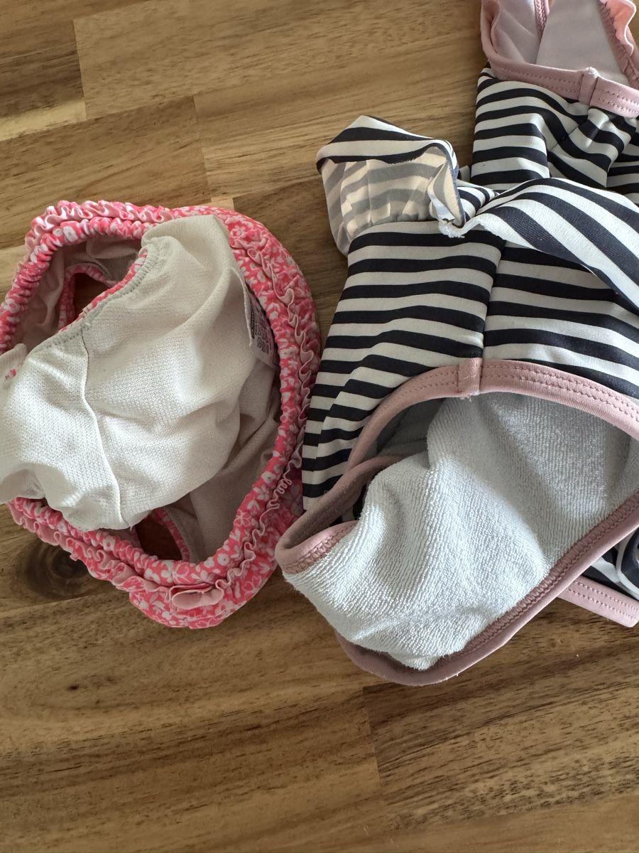 Costumi da bagno & Bikini: Lot de 2 maillot de bain 2-3 ans – Usato da Killwangen venduto da ame_ffd8 1