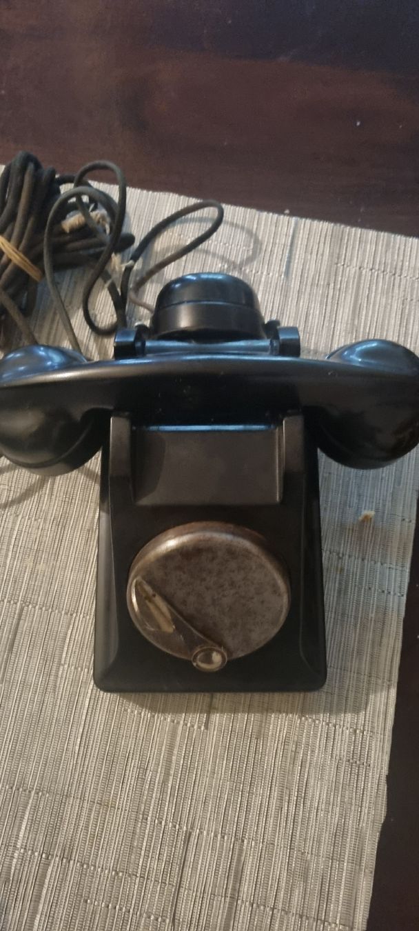 Téléphones: Französisches Telefon, 1950er – Défectueux à Basel par Jcva 3