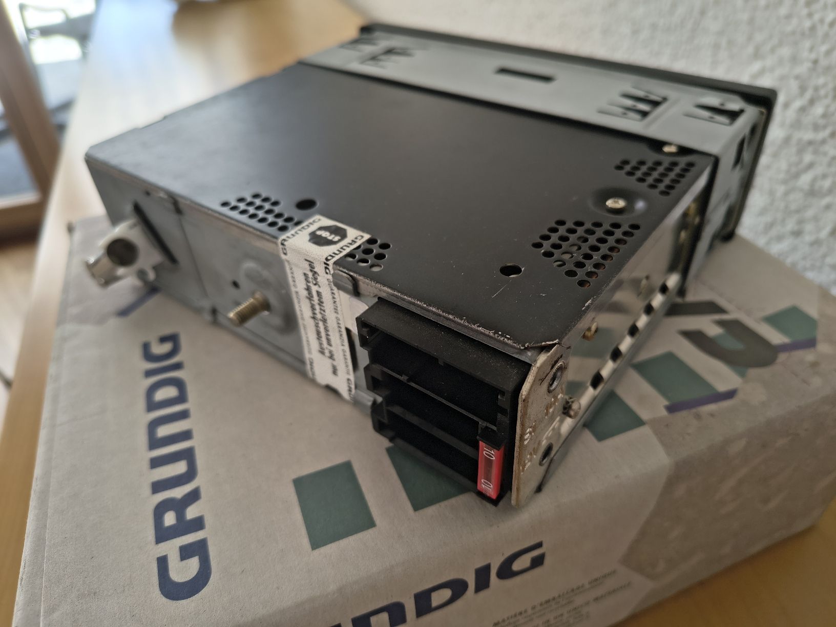 Grundig Radio: GRUNDIG Autoradio und CD-Wechsler – Usato da Oberglatt ZH venduto da ang_7znb 2