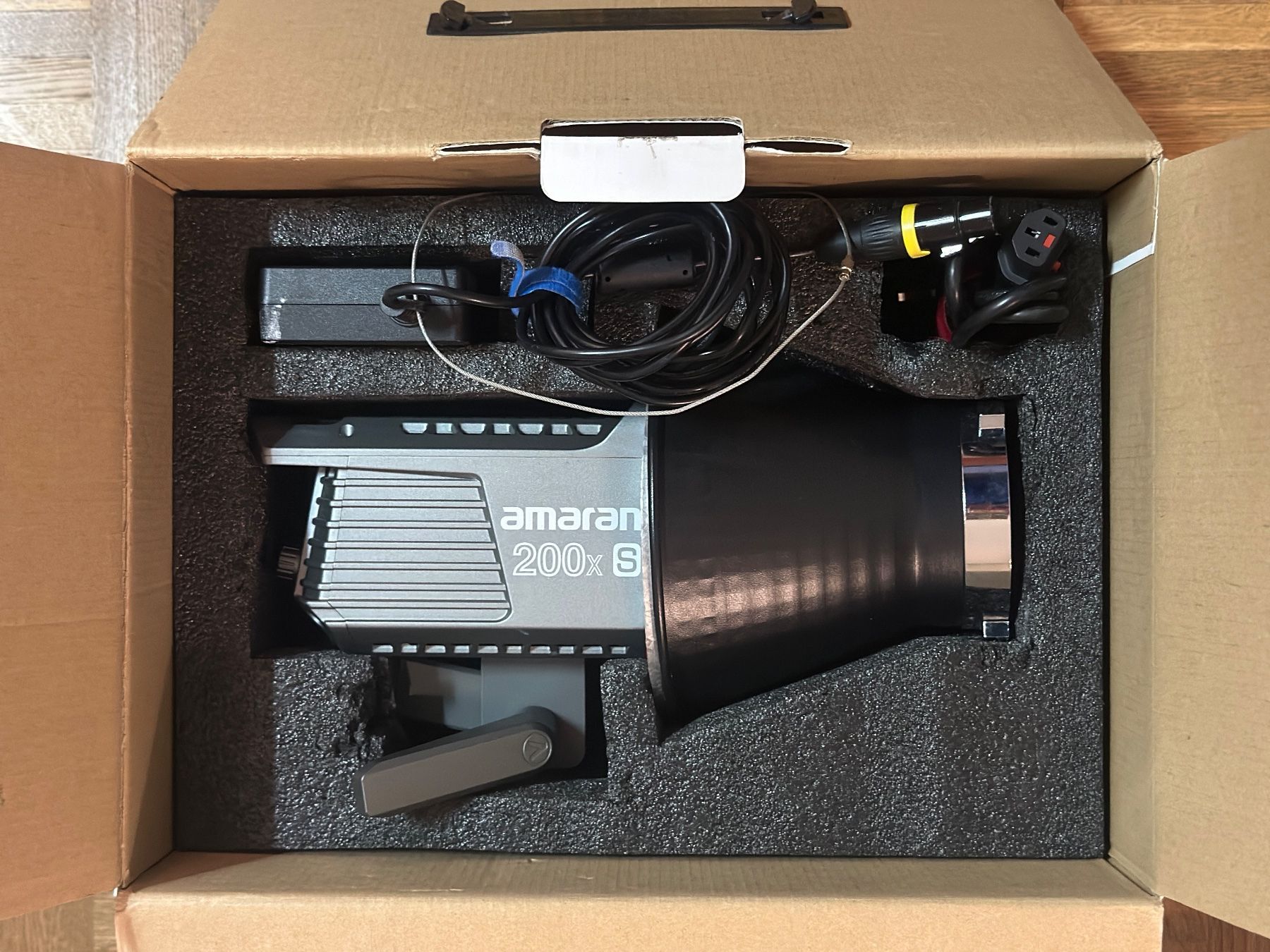 Aputure Lampes: Amaran 200x S (Aputure) – D'occasion à Zürich par cla_sgm7 4