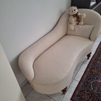 Elegante Recamiere /Chaiselongue, Tisch, Stühle Top Zustand!