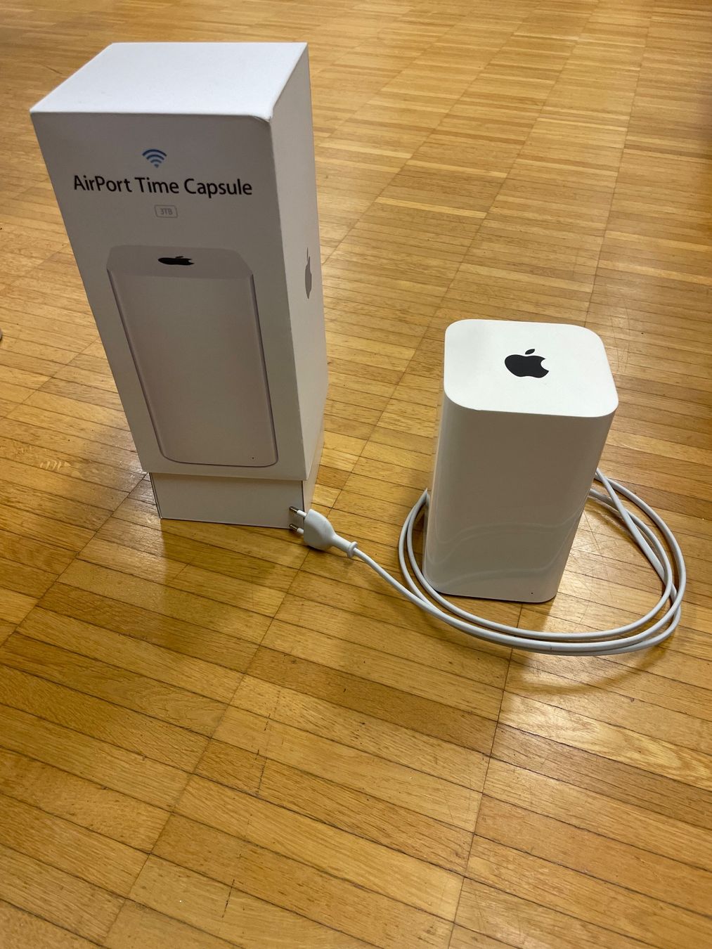 Apple Dischi rigidi: Apple AirPort Time Capsule 3TB – Usato da Balgach venduto da Mize78