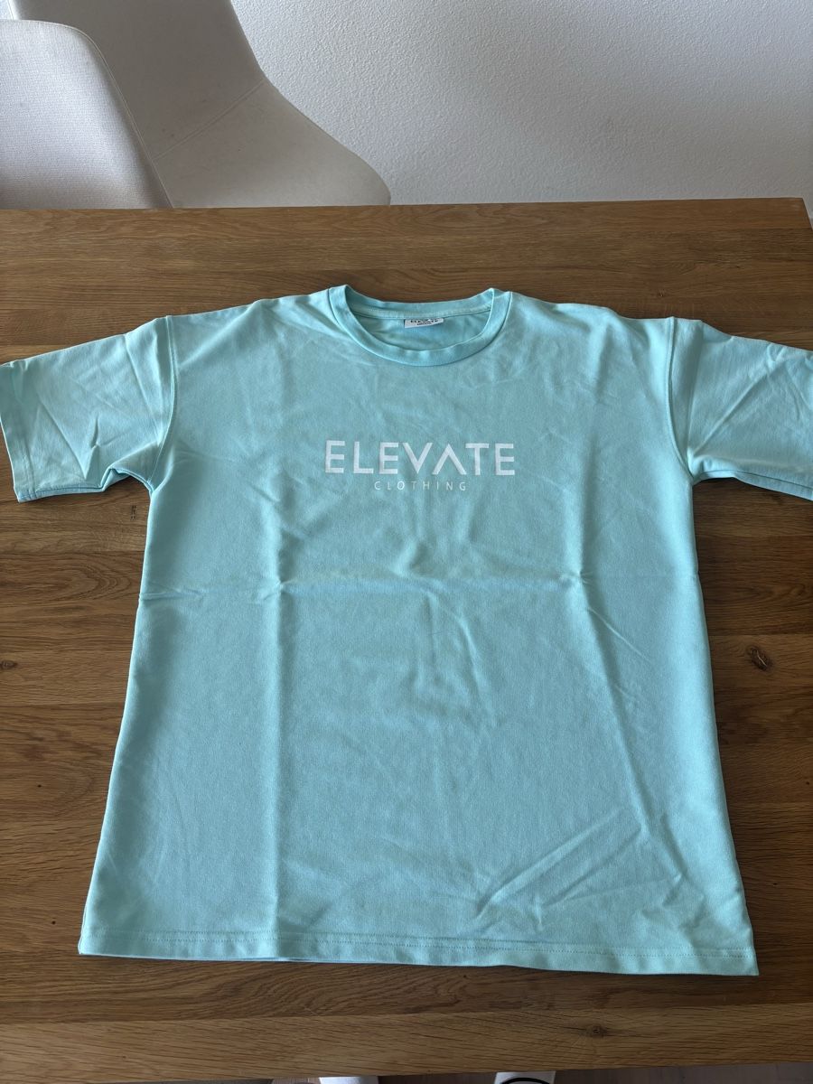 T-Shirts: Tshirt Elevate – Neu (gemäss Beschreibung) aus Oberwil-Lieli von kev_vm5v 3