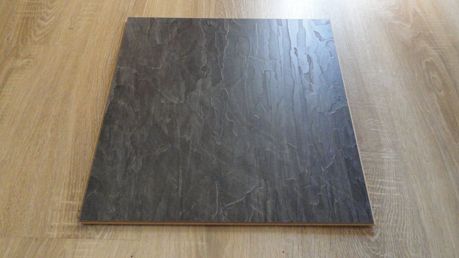 Rivestimenti per pavimenti: Bodenplatten mit Click System – Usato da Schaffhausen venduto da Golom01 1