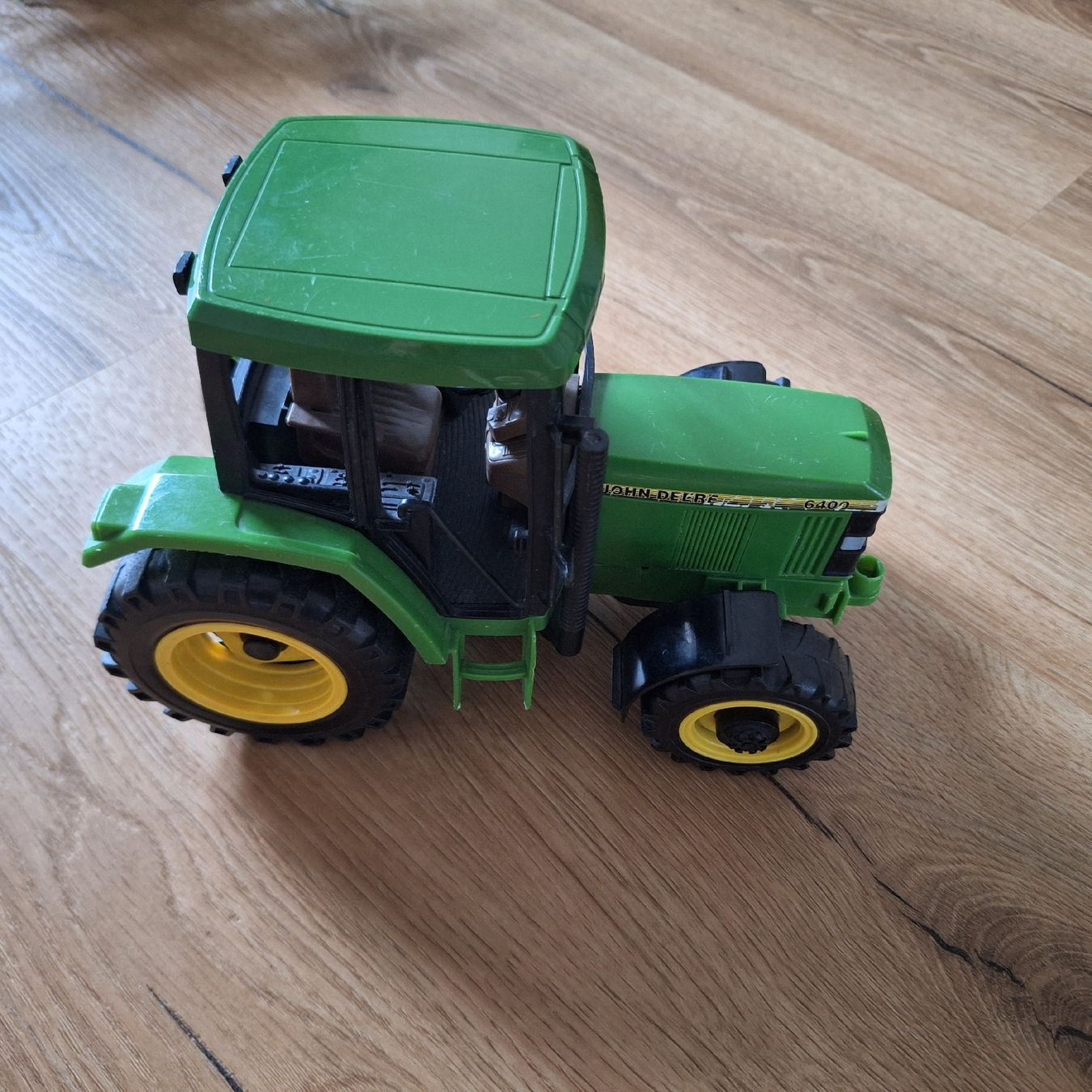 Jouets: Spielzeug Traktor – Défectueux à Buochs par fab_zf7r
