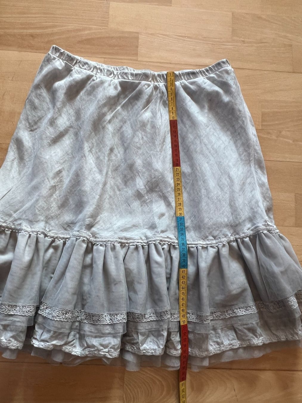 Nile Gonne: NILE Damen Rock, 30% Seide, Gr. L, Hellgrau – Usato da Worb venduto da farben20zauber 2