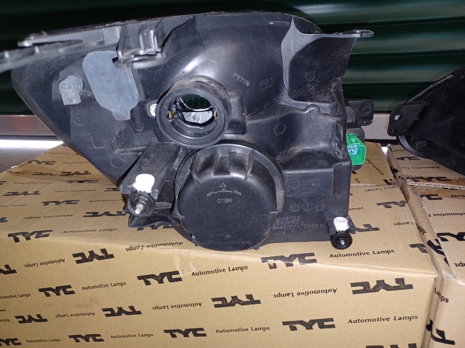 Ford Scheinwerfer: Scheinwerfer Ford Fiesta links + rechts – Gebraucht aus Suhr von Bondi4 4