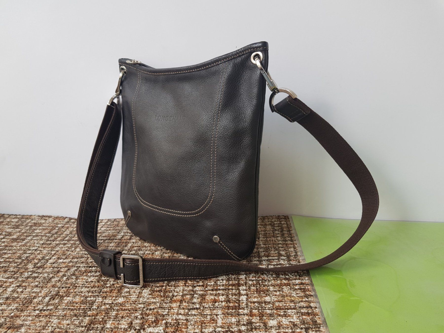Longchamp Borse da donna: Longchamp Leder Umhängetasche – Usato da Basel venduto da chien008 1