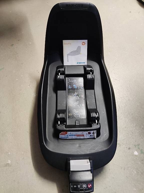 Maxi-Cosi Seggiolini per auto: Maxi Cosi 2way Pearl inkl.Station – Usato da Frieswil venduto da Schmid-Hu 2