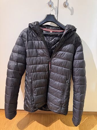 Napapijri Steppjacke schwarz mit Kapuze Grösse M
