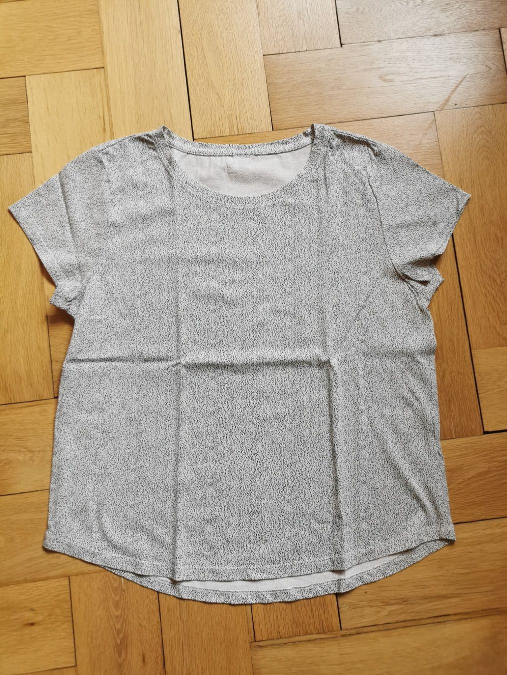 H&M T-shirt: T-Shirt – Usato da Bern venduto da Linii