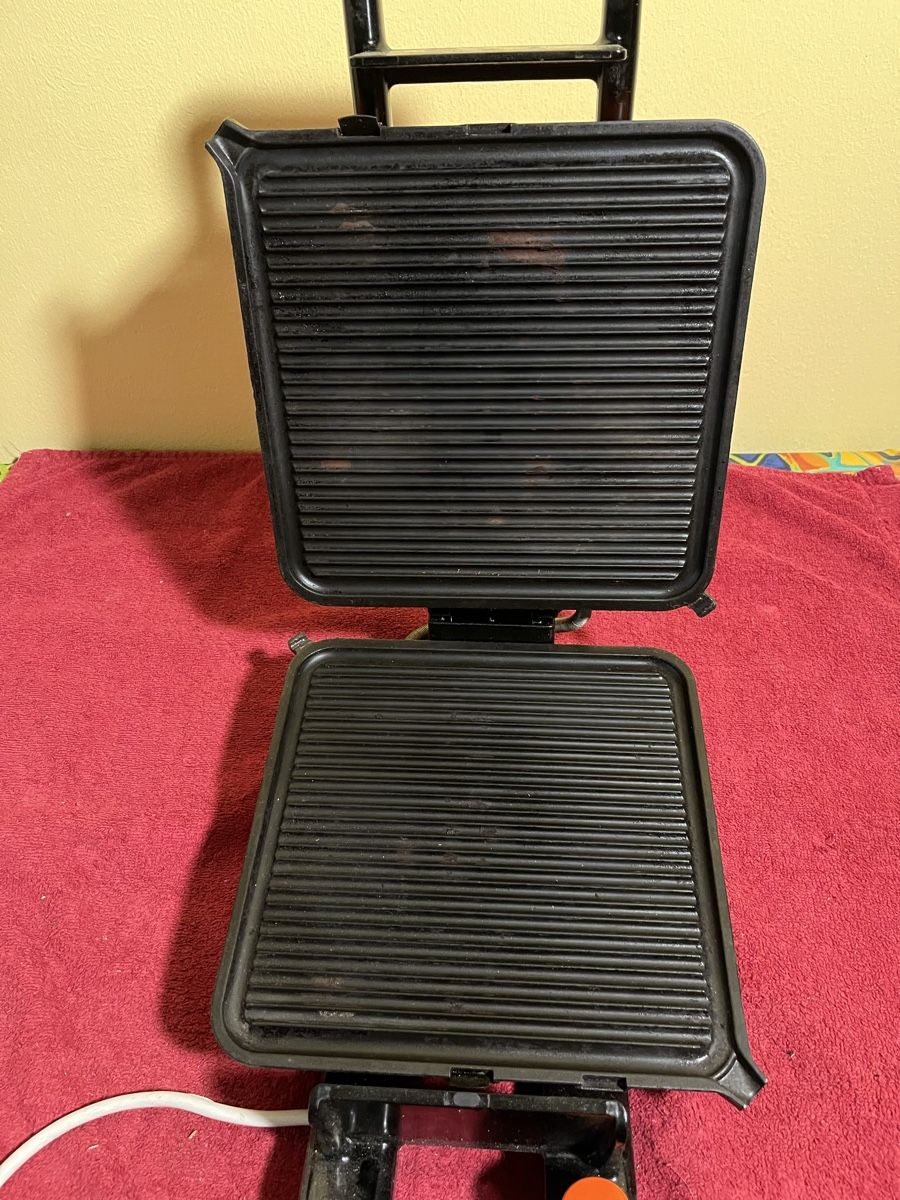 Krups Appareils de cuisine: Krups Grillgerät Grillsystem 2002 mit zwei Platten – D'occasion à Hindelbank par Warentaxi 1