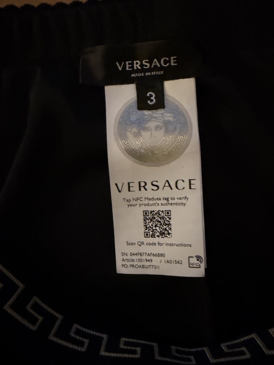 Versace Pantaloni: Schöne Versace Hosen Samt – Usato da Jona venduto da HappyHappyHappyHappy 2