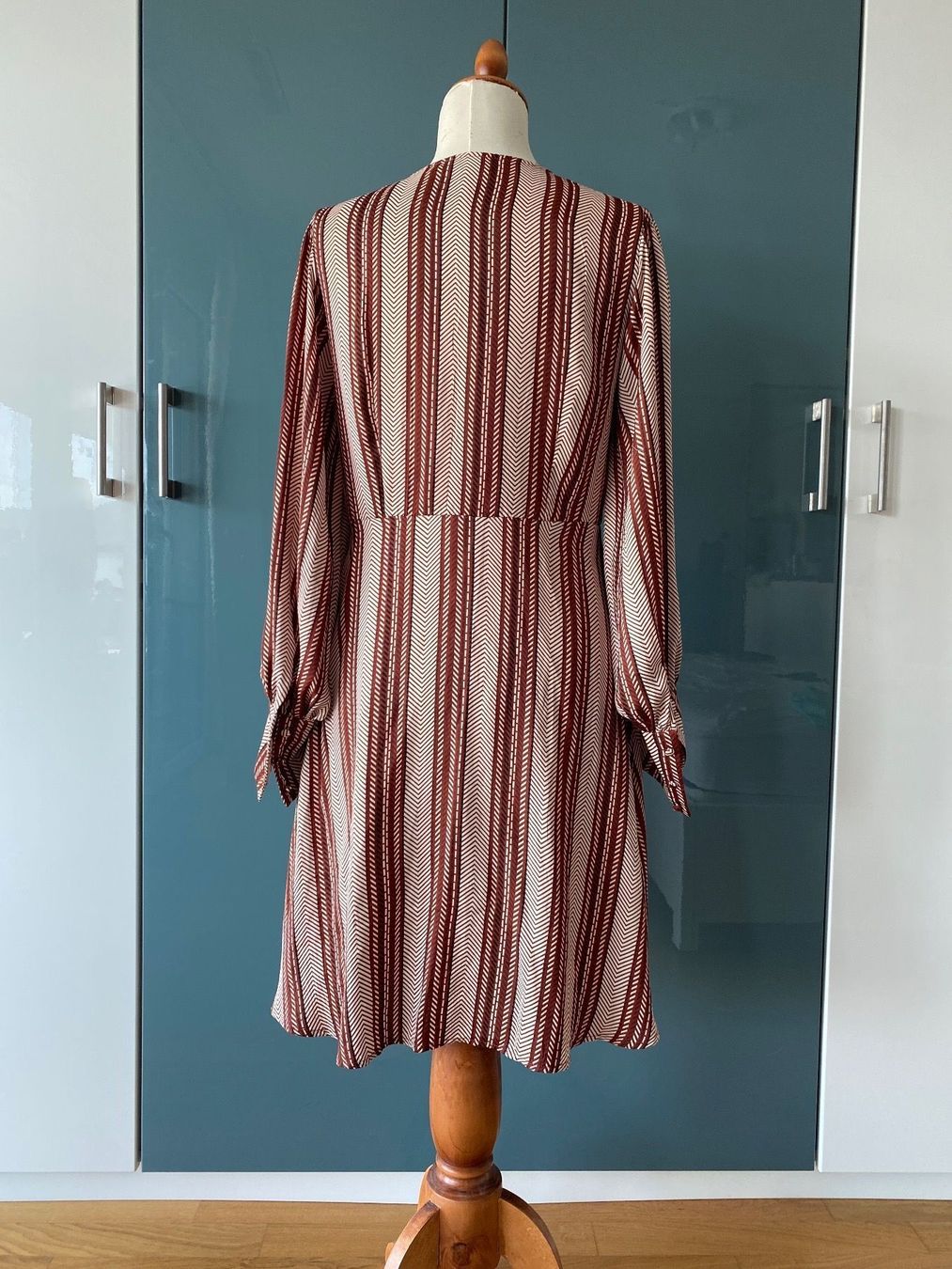 Vila Vestiti: Vila Kleid G40 – Usato da Dübendorf venduto da Levintreyer 1
