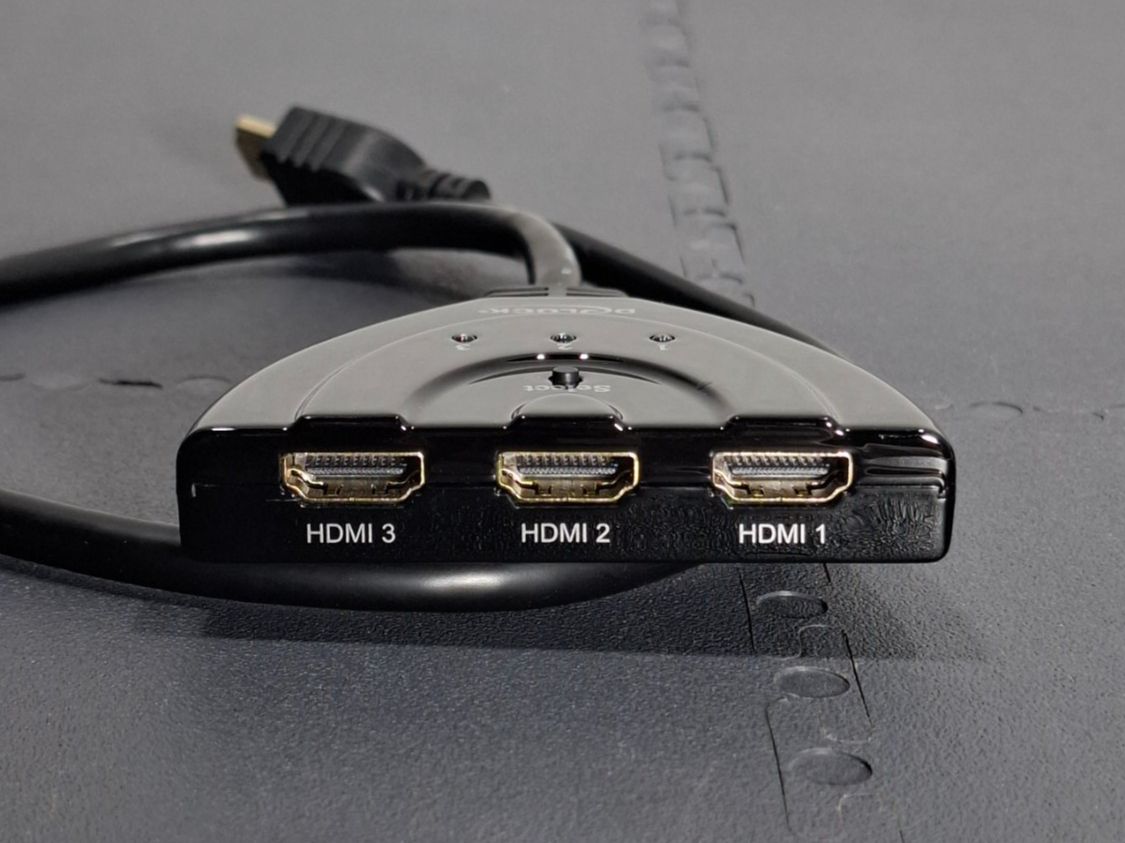 Hub & Switch: Commutateur HDMI bidirectionnel Delock 3 entrées vers 1 – Usato da Villars-Ste-Croix venduto da pau_8fls 1