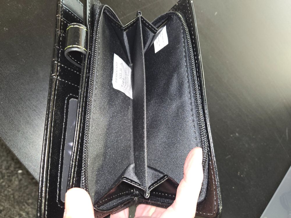 Achetez portefeuilles neuf - revente cadeau, annonce vente à Paris (75