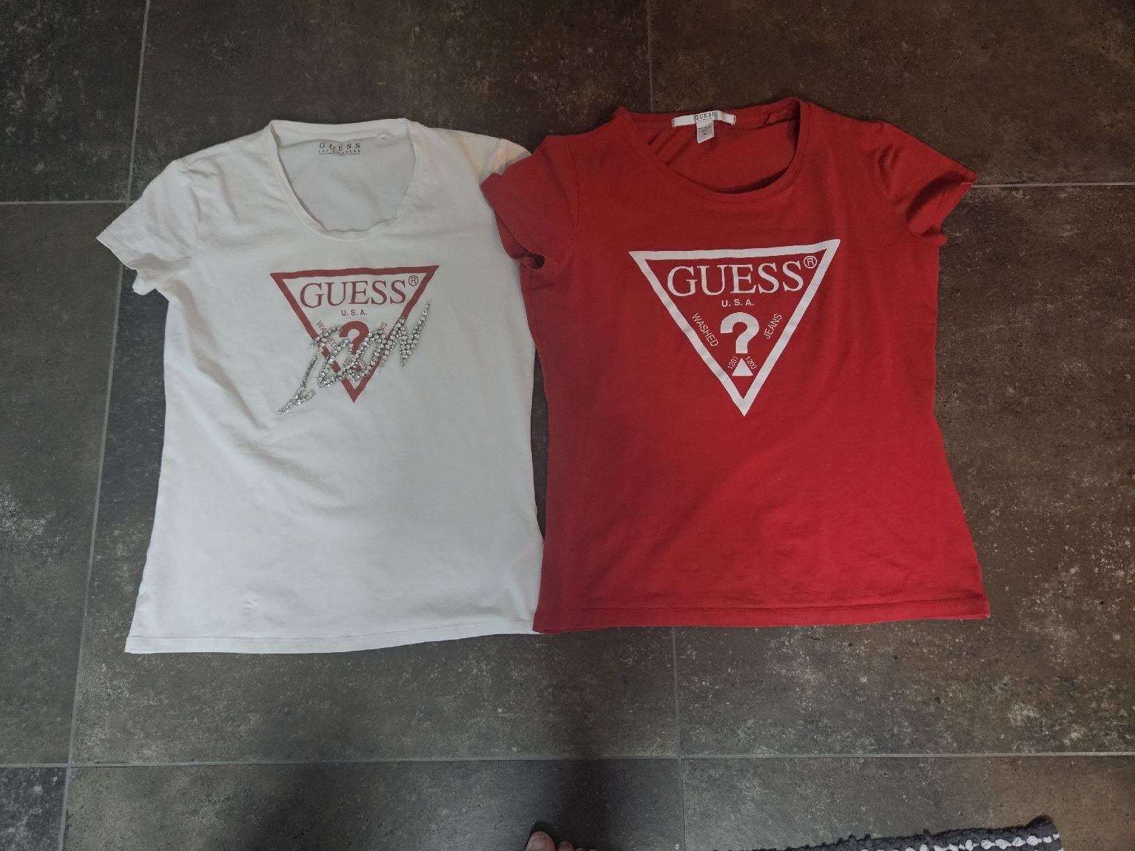 Guess T-Shirts: Guess T-shirts Gr.M – Gebraucht aus Niederwil AG von marciag 1