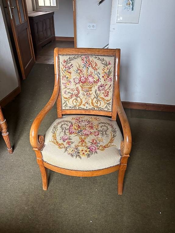 Sessel: Fauteuil ancien brodé  – Gebraucht aus Préverenges von que_vq6t 1