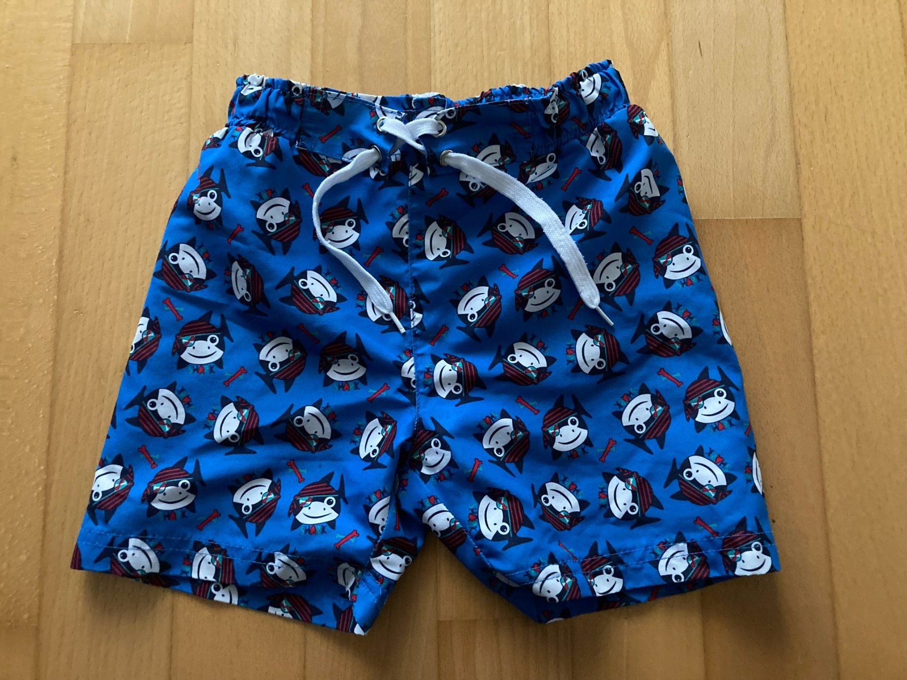 Costumi da bagno: Badehose Piraten-Haie – Usato da Muttenz venduto da Juvenile33