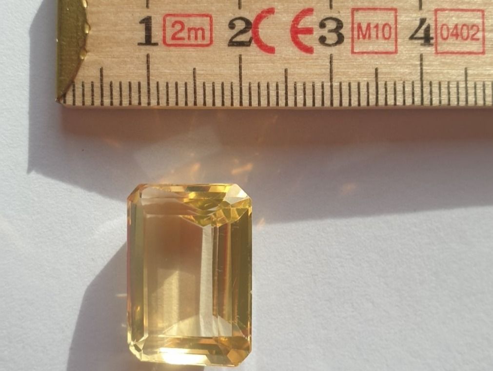 Pietre preziose: Quartz citrine jaune taillé - 20,8 ct – Nuovo (secondo la descrizione) da St-Cergue venduto da cal_wsm9 2