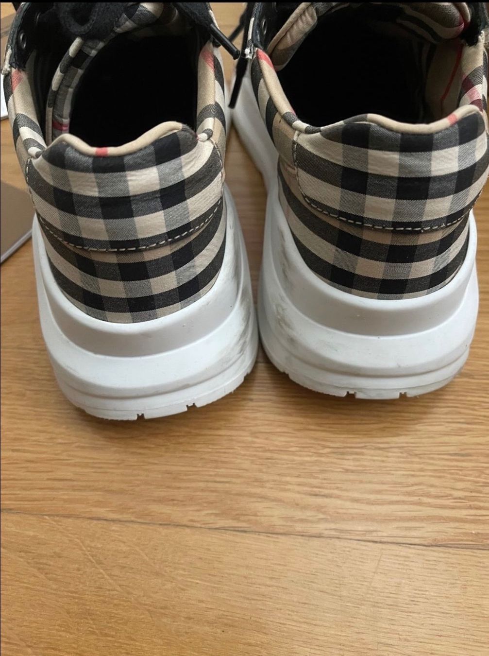Burberry Scarpe da uomo: Sneakers Burberry – Usato da Curio venduto da Lana_C77 1