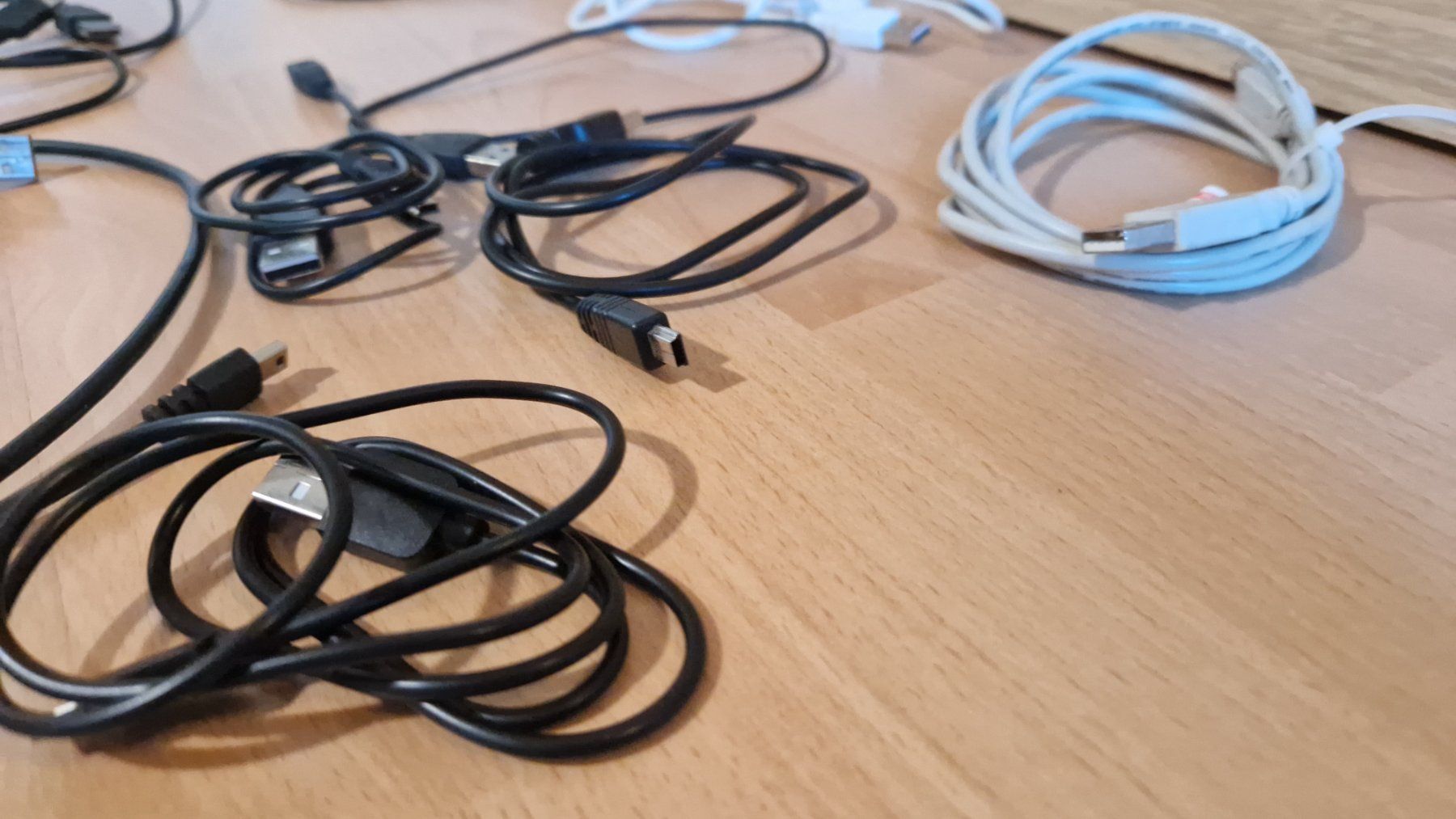 Cavi: Diverse USB-B Kabel Sammlung - Jetzt Schnäppchen sichern! – Usato da Zürich venduto da Korhal 1