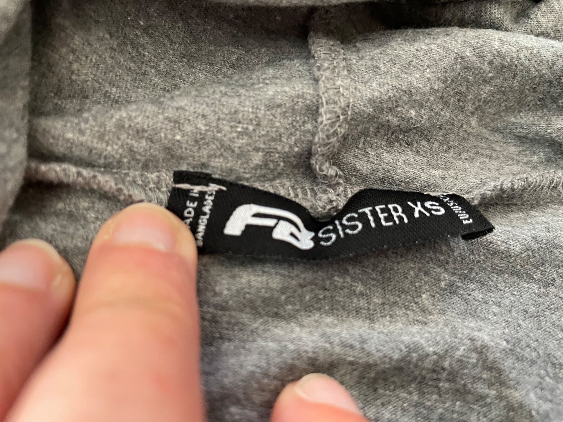 Maglioni & Felpe: Mädchen Hoodie – Usato da Seewen venduto da dvh05 2