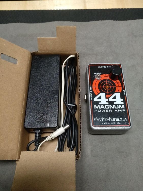 ElectroHarmonix 44 Magnum Power Amp with power adapter Kaufen auf