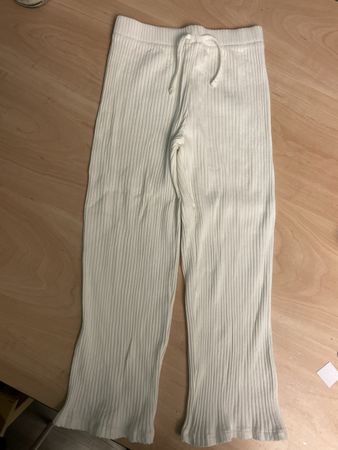 Süsse beige Zara Rippenhose Gr.128