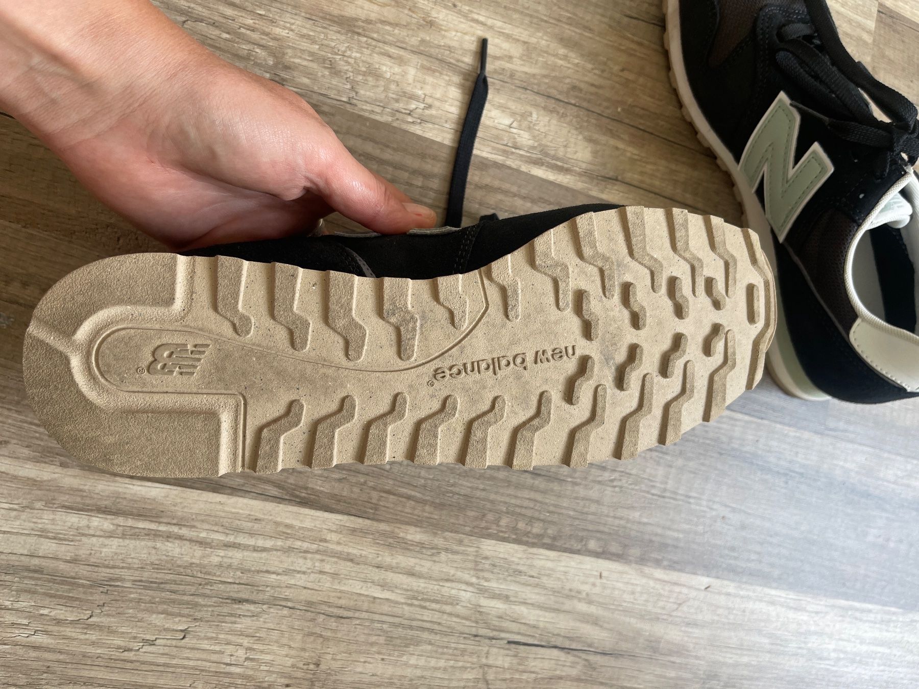 New Balance Scarpe da uomo: New Balance 373 – Usato da Winterthur venduto da Trophy01 2