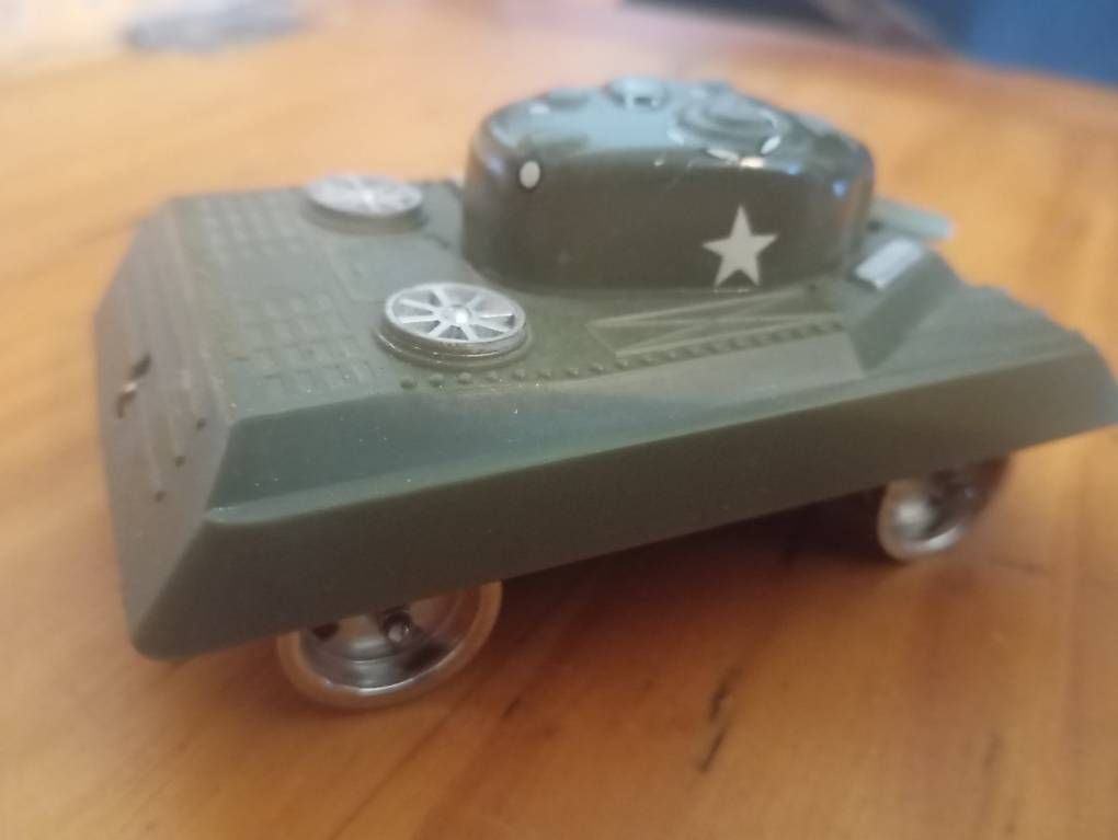 Spielzeuge: Kleiner Blechpanzer – Gebraucht aus Basel von Petergunn 1