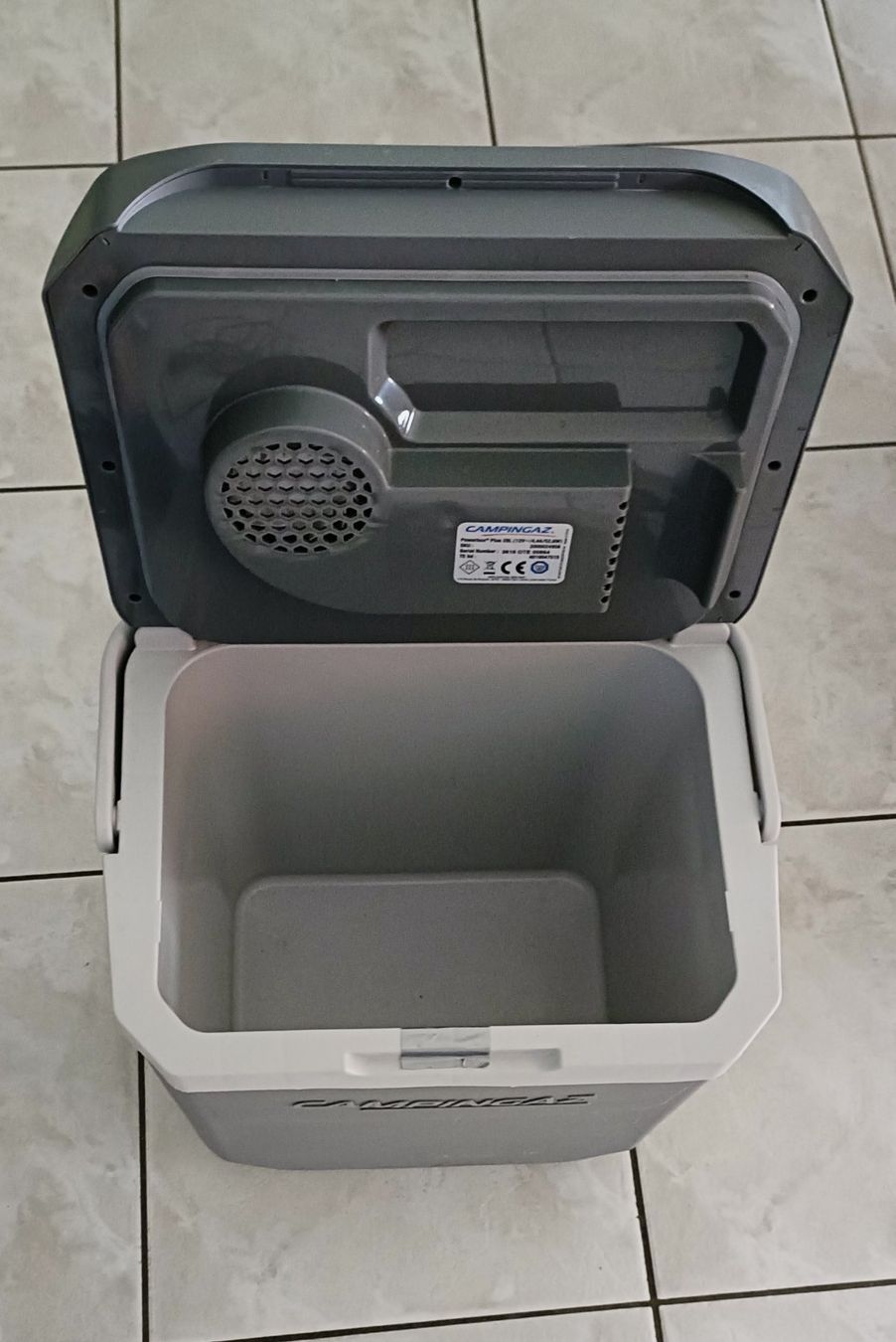 Campingaz Frigoriferi & Refrigeratori: Campingaz Powerbox Plus Kühlbox elektrisch 28L – Usato da Steinmaur venduto da Damberino 2